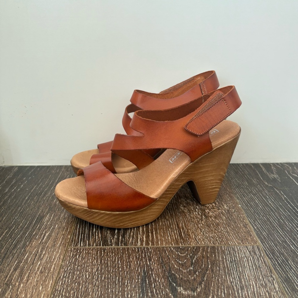 David Tyler Women's Brown Leather Clog Style Sandals Size 6 (36)